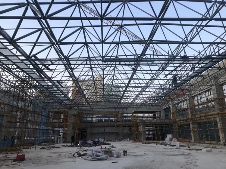 霍林郭勒第一附属小学体育馆网架